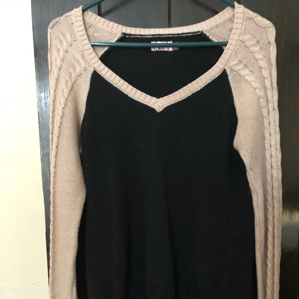 Sweater black and nude